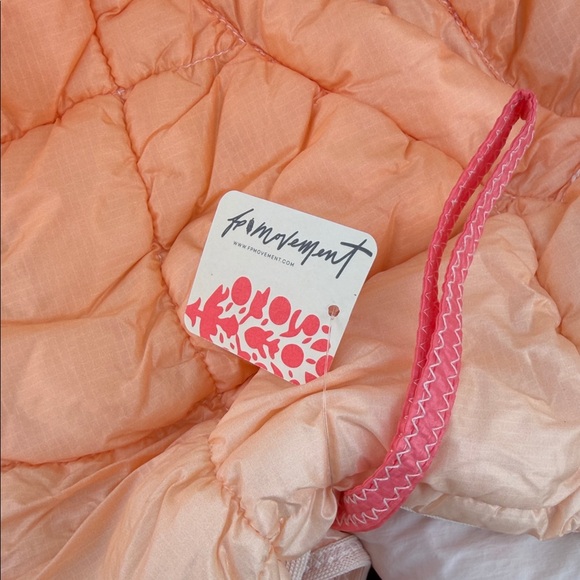FP Movement by Free People Coral to Peach Ombre Puffer Jacket - Picture 2 of 6
